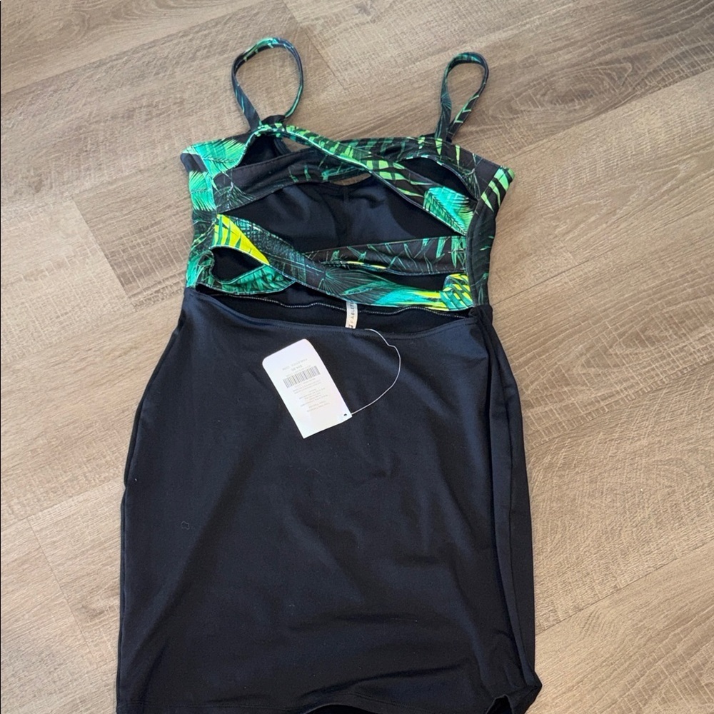 Fabletics NWT Malindi Palm Leaf Bodycon Dress Sz Large - Picture 7 of 9